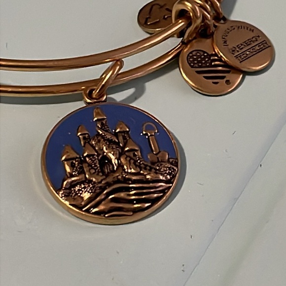 NWT ALEX AND ANI SANDCASTLE BRACELET - Picture 2 of 5
